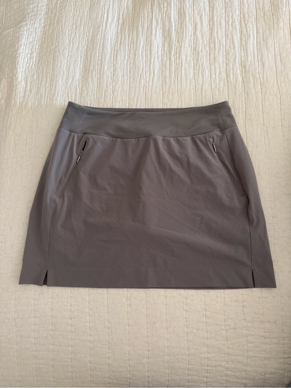Athleta Grey SoHo Performance Skort with Zipper Pockets